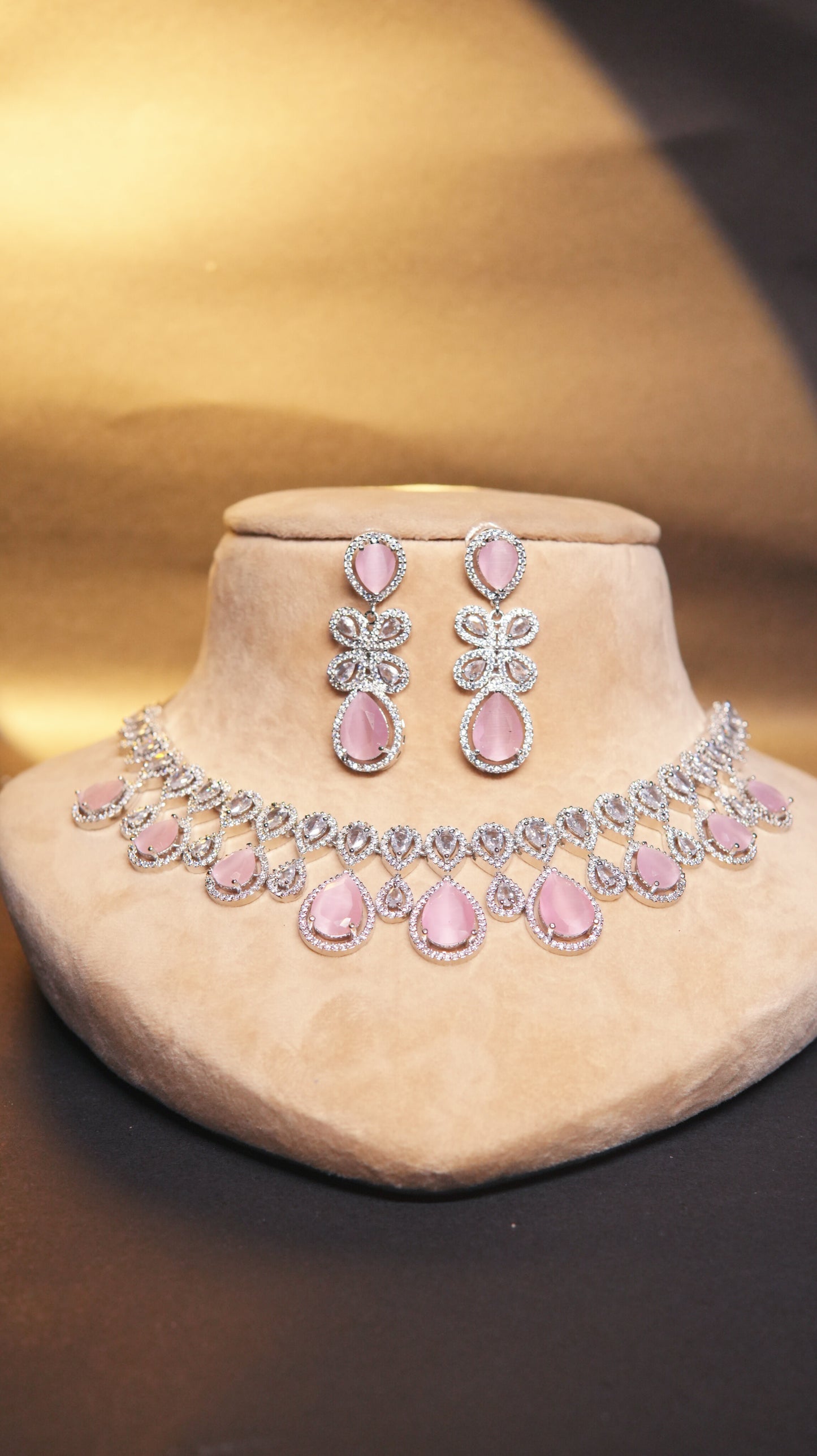 Zara Cut Necklace