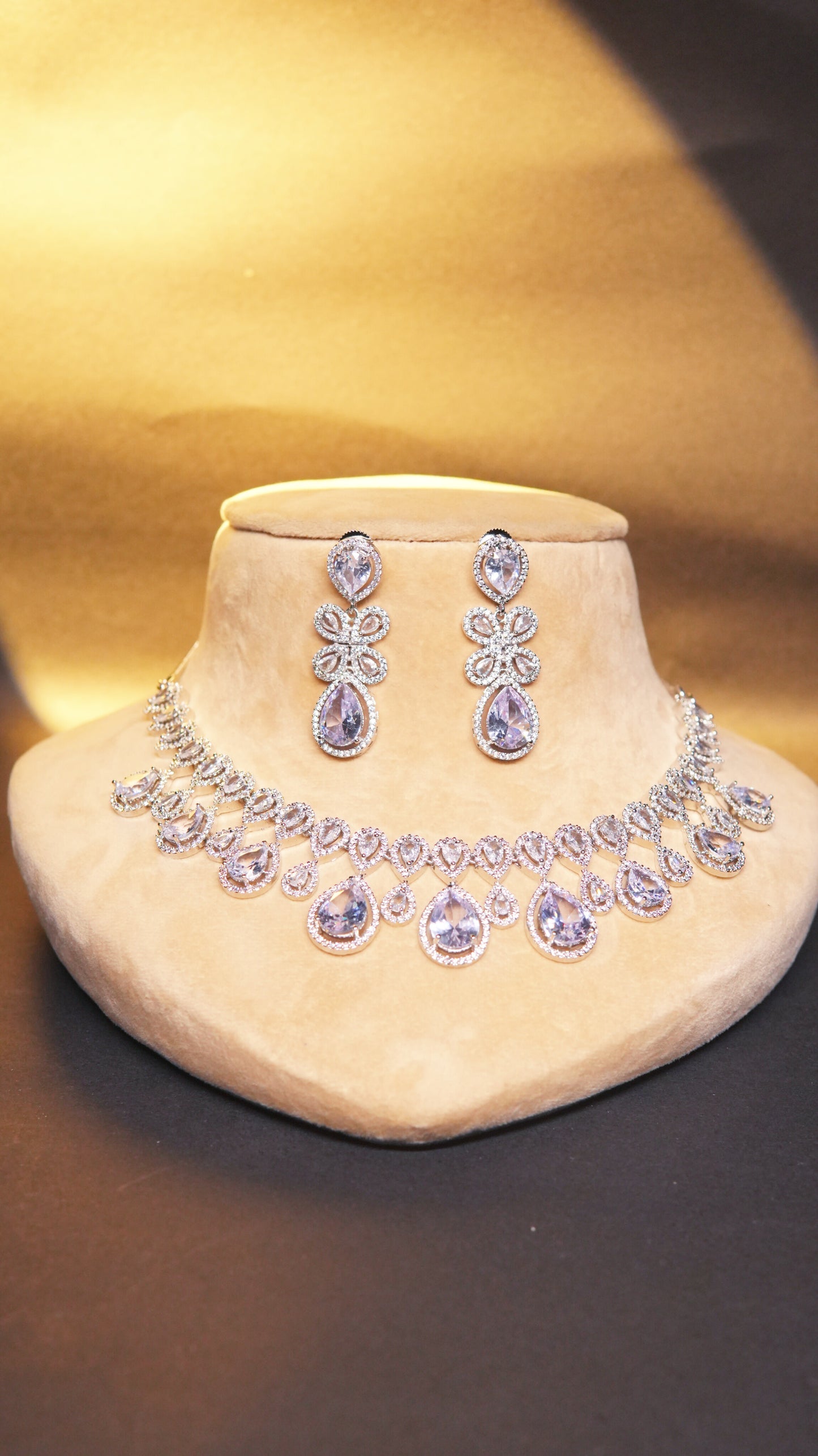 Zara Cut Necklace