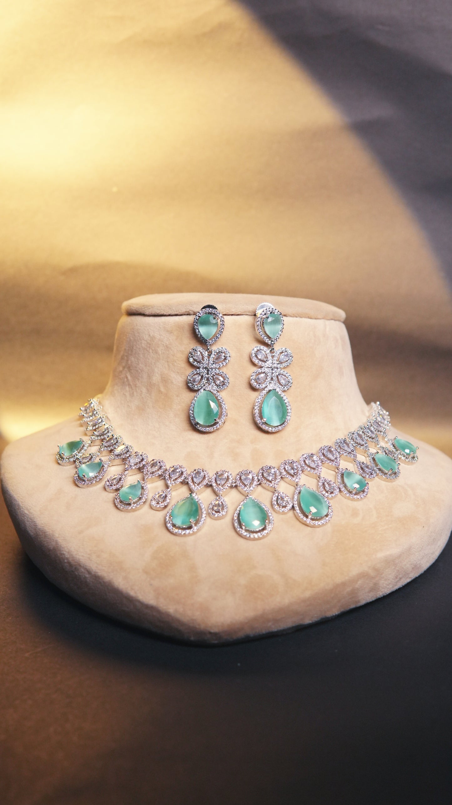 Zara Cut Necklace