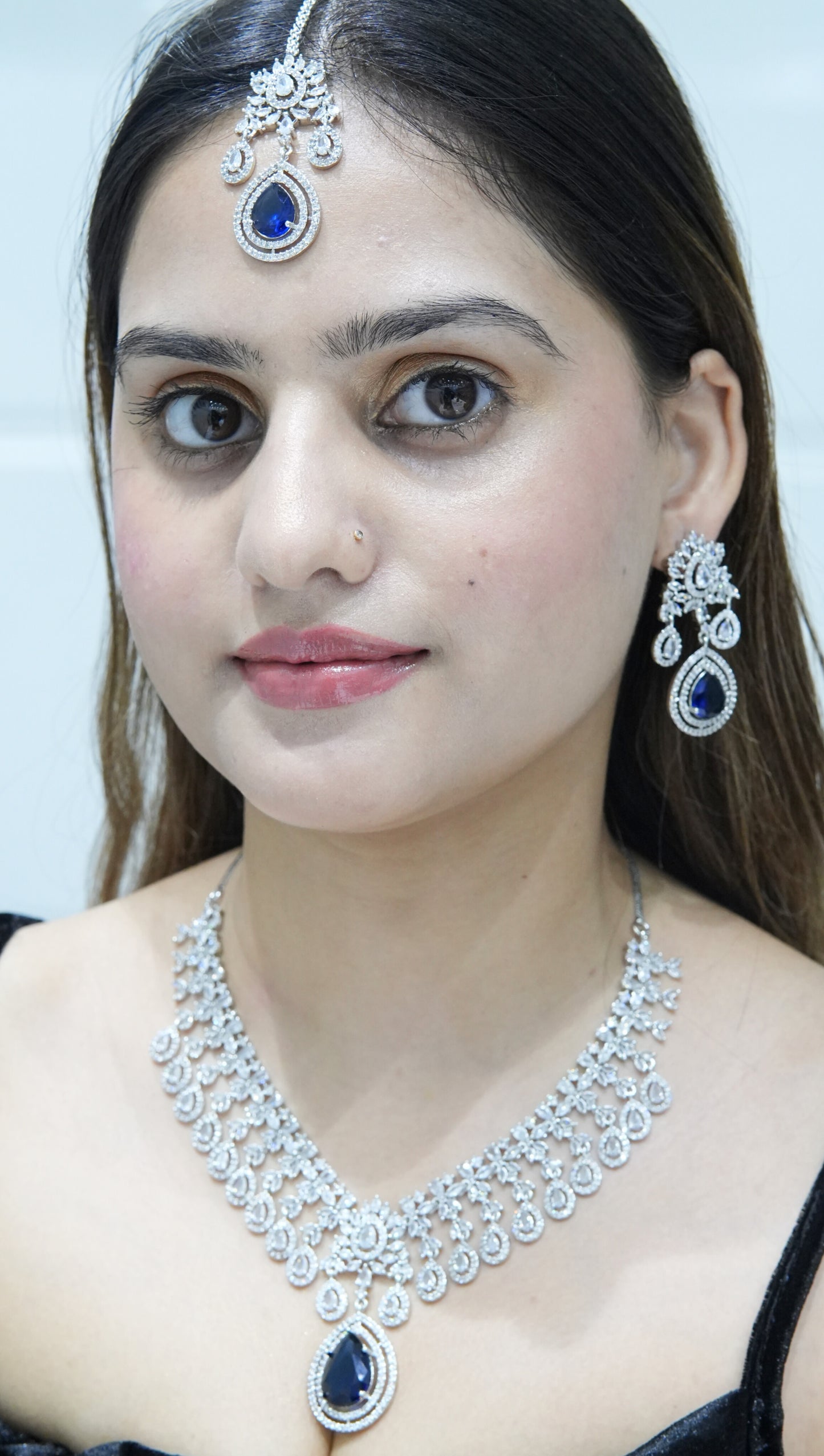 Nyra Engagement Necklace