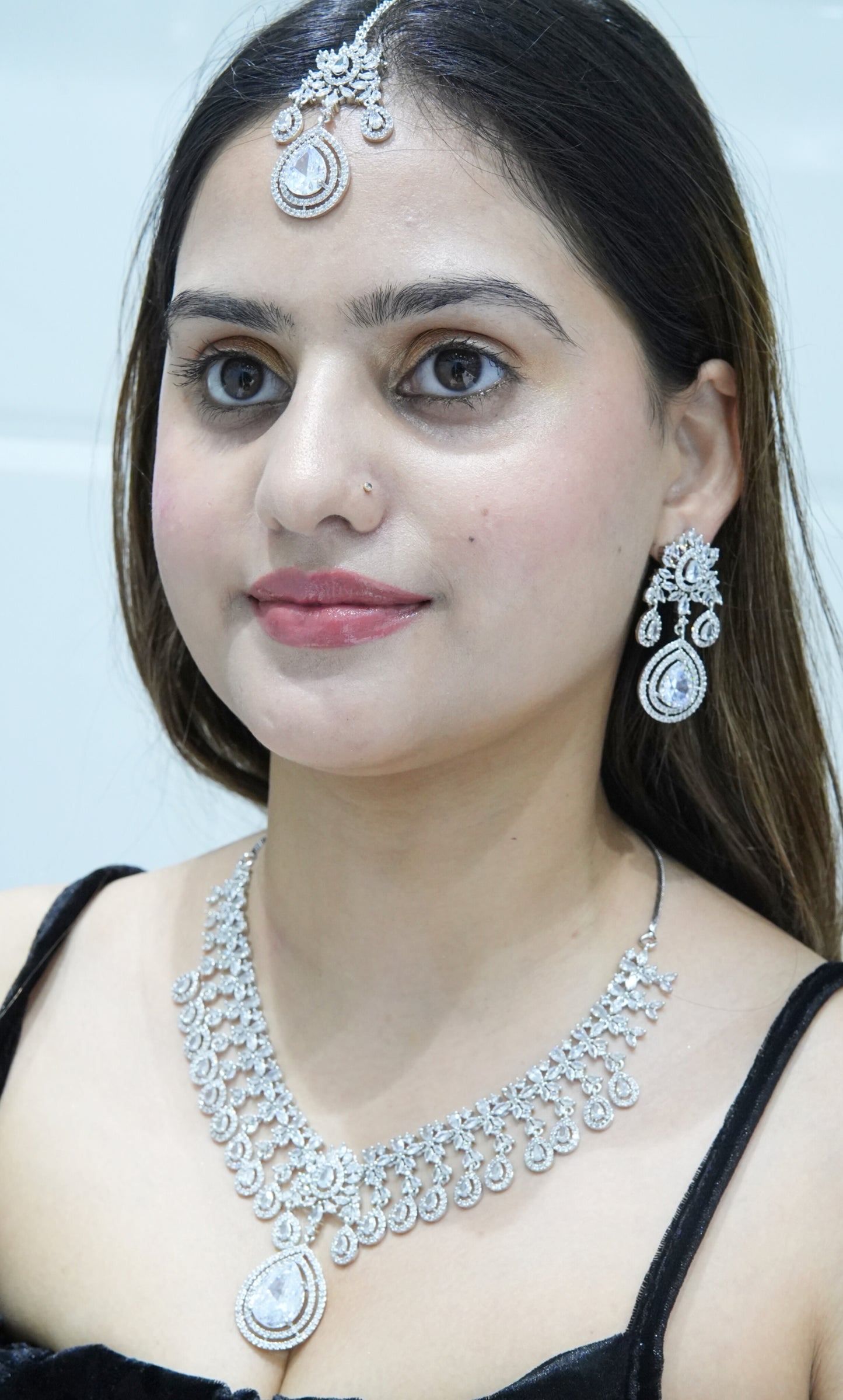 Nyra Engagement Necklace