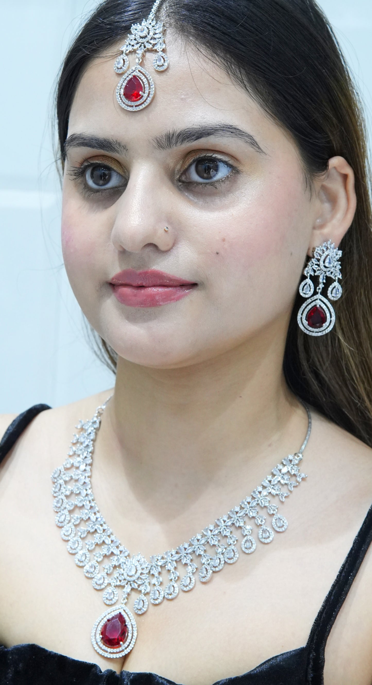 Nyra Engagement Necklace