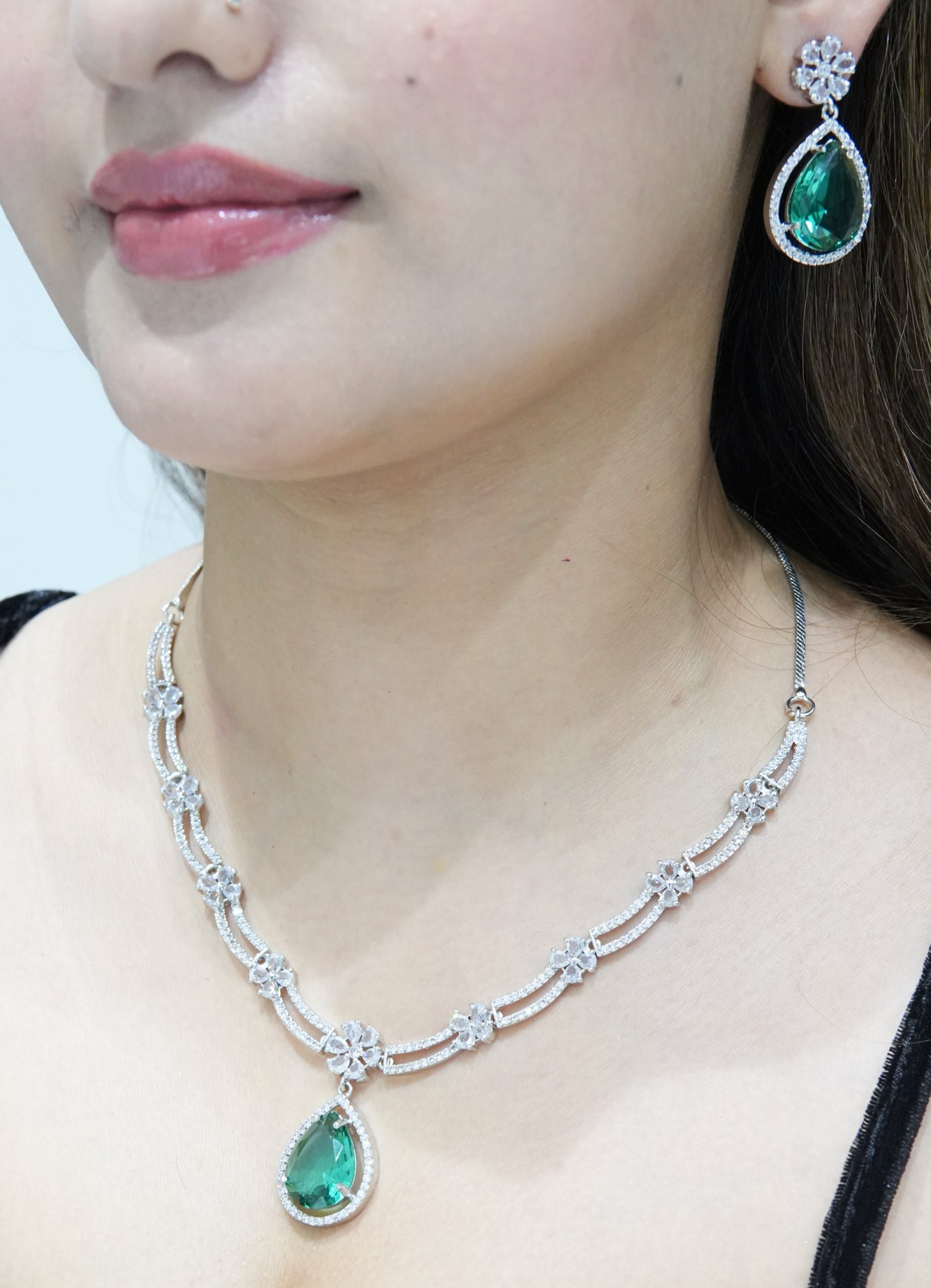 Mahira Tear Drop Necklace