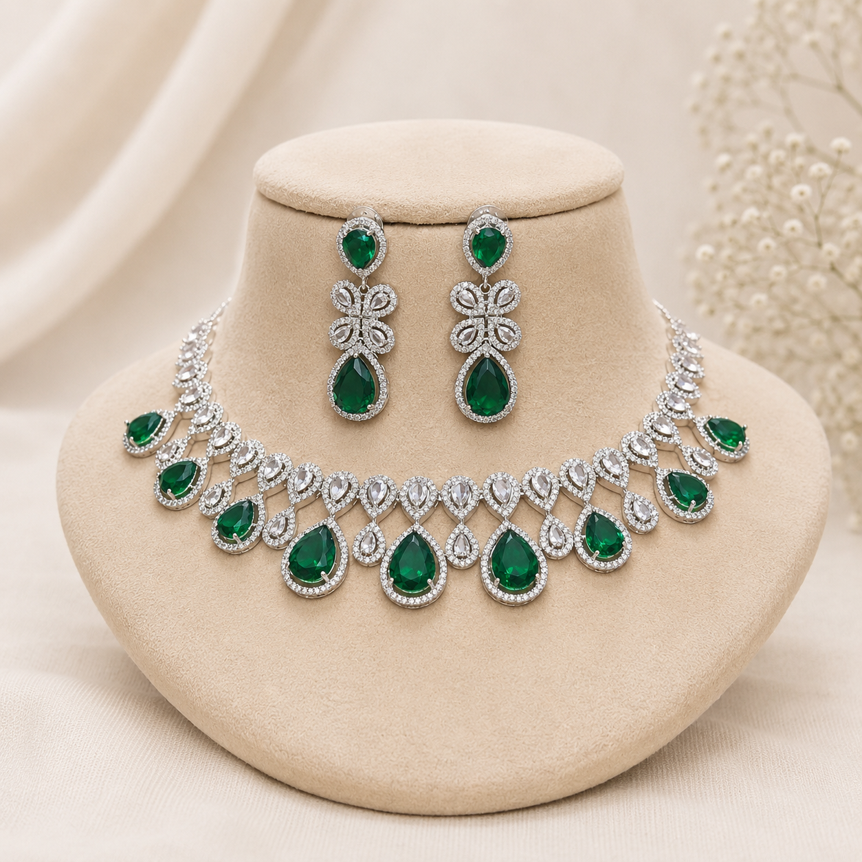 Zara Cut Necklace