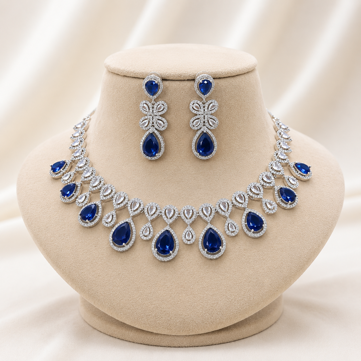 Zara Cut Necklace