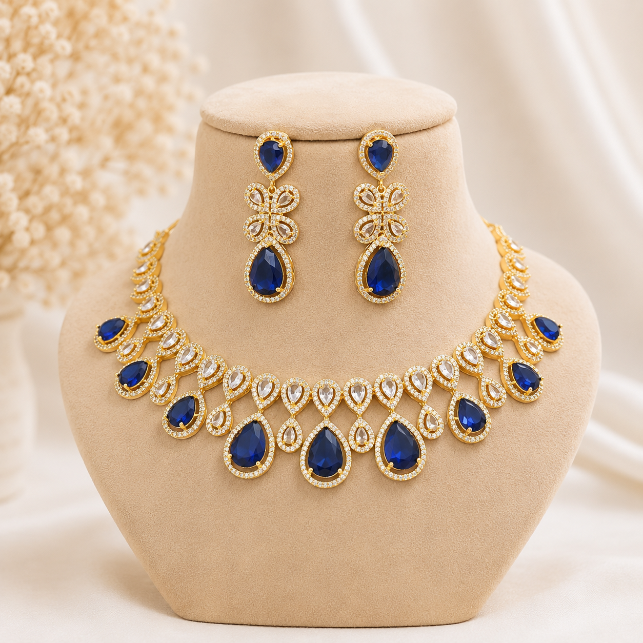 Zara Cut Necklace